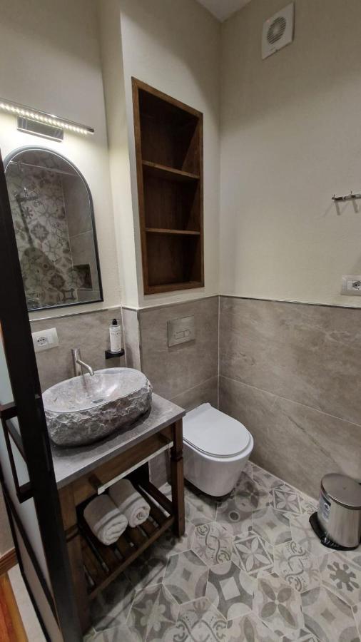 Bujtina Behram Hotel *