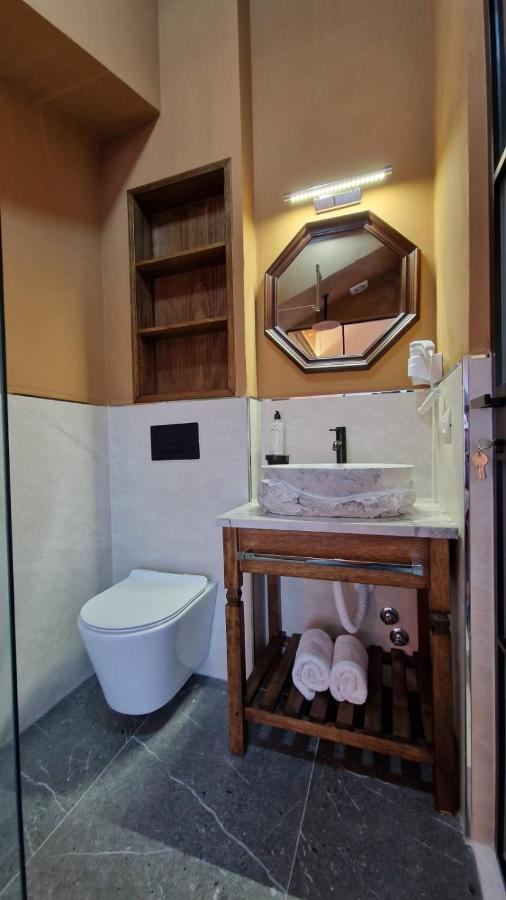 Bujtina Behram Hotel *