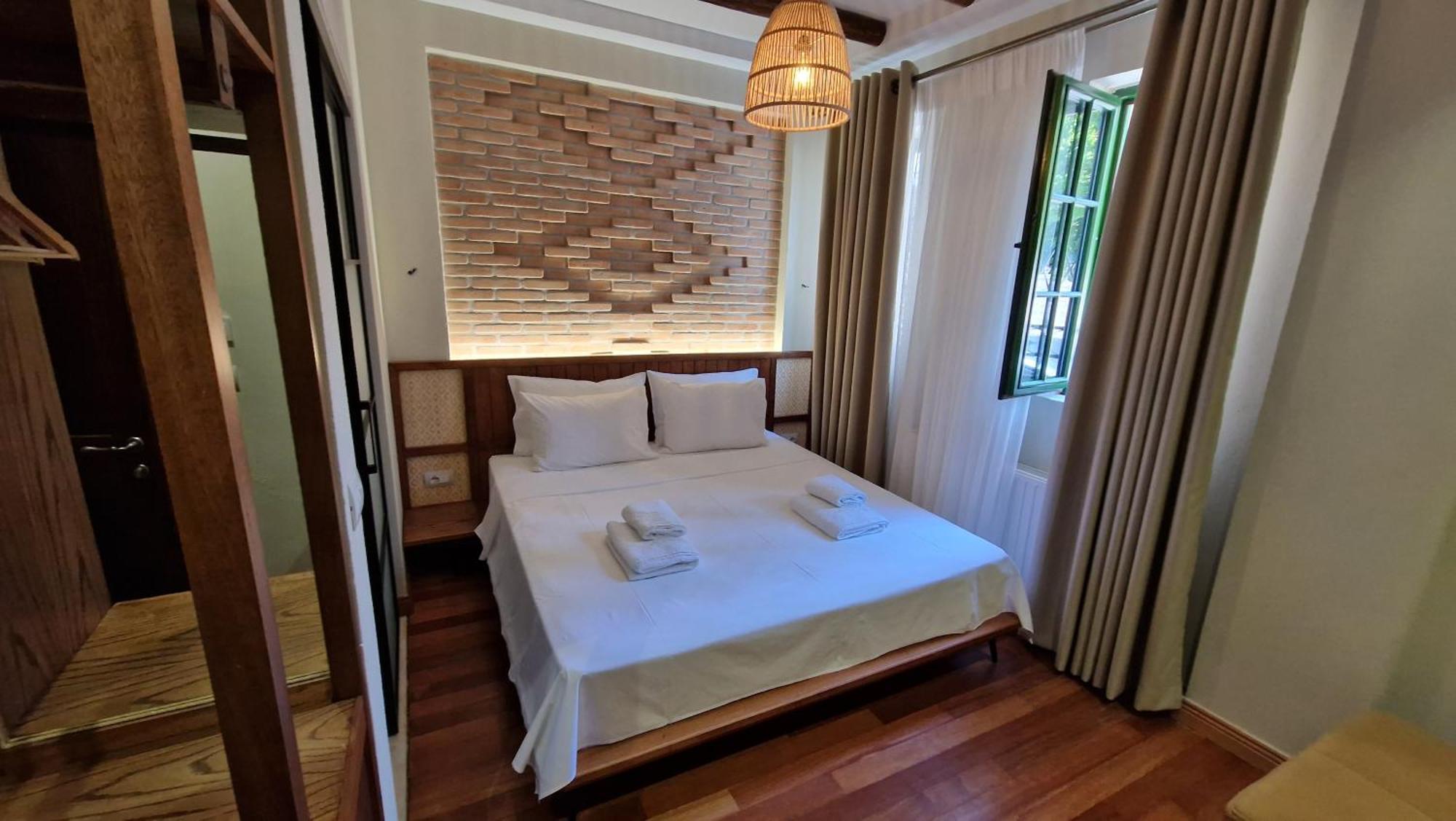 Bujtina Behram Hotel Korce